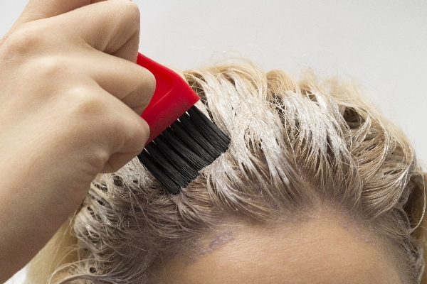 ヘアカラーリング剤の危険性？